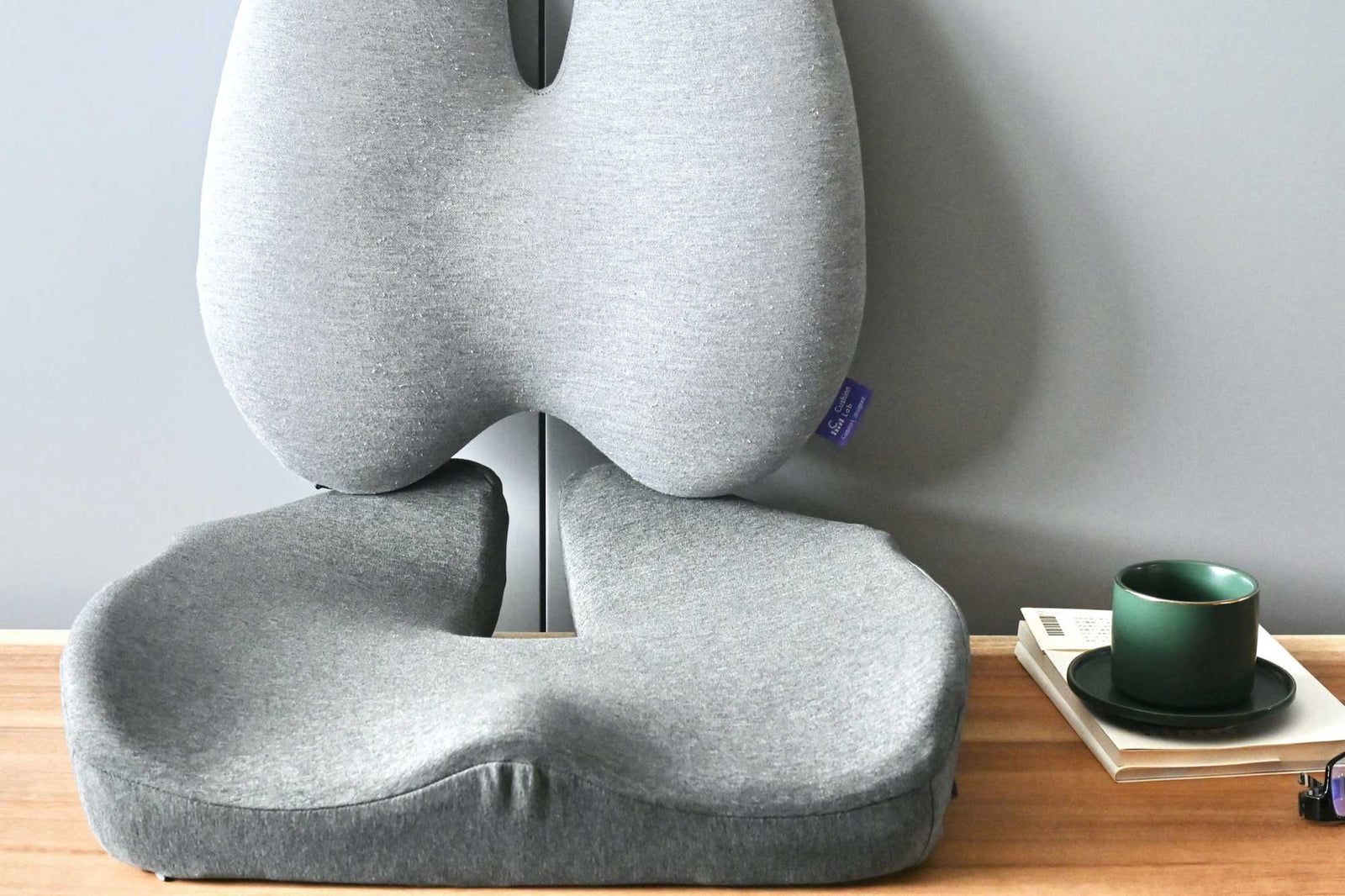 Sleeping with Hip Pain: How Our Support Pillow Relieves Hip Pain